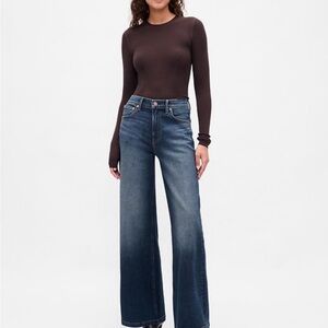 GAP high rise stride wide leg jeans in vintage tint. 27/4